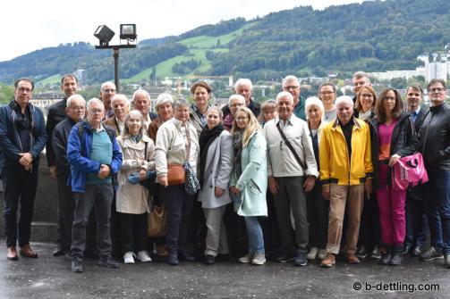 Gruppe vor dem Bundeshaus